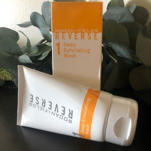 Reverse Deep Exfoliating Wash